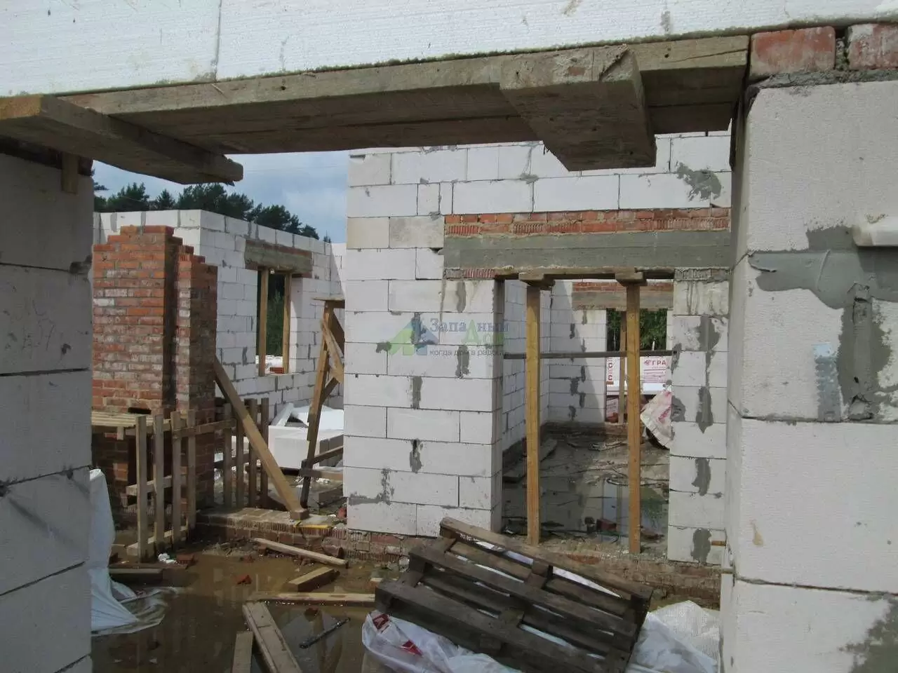 строительство бетонных перемычек над дверями