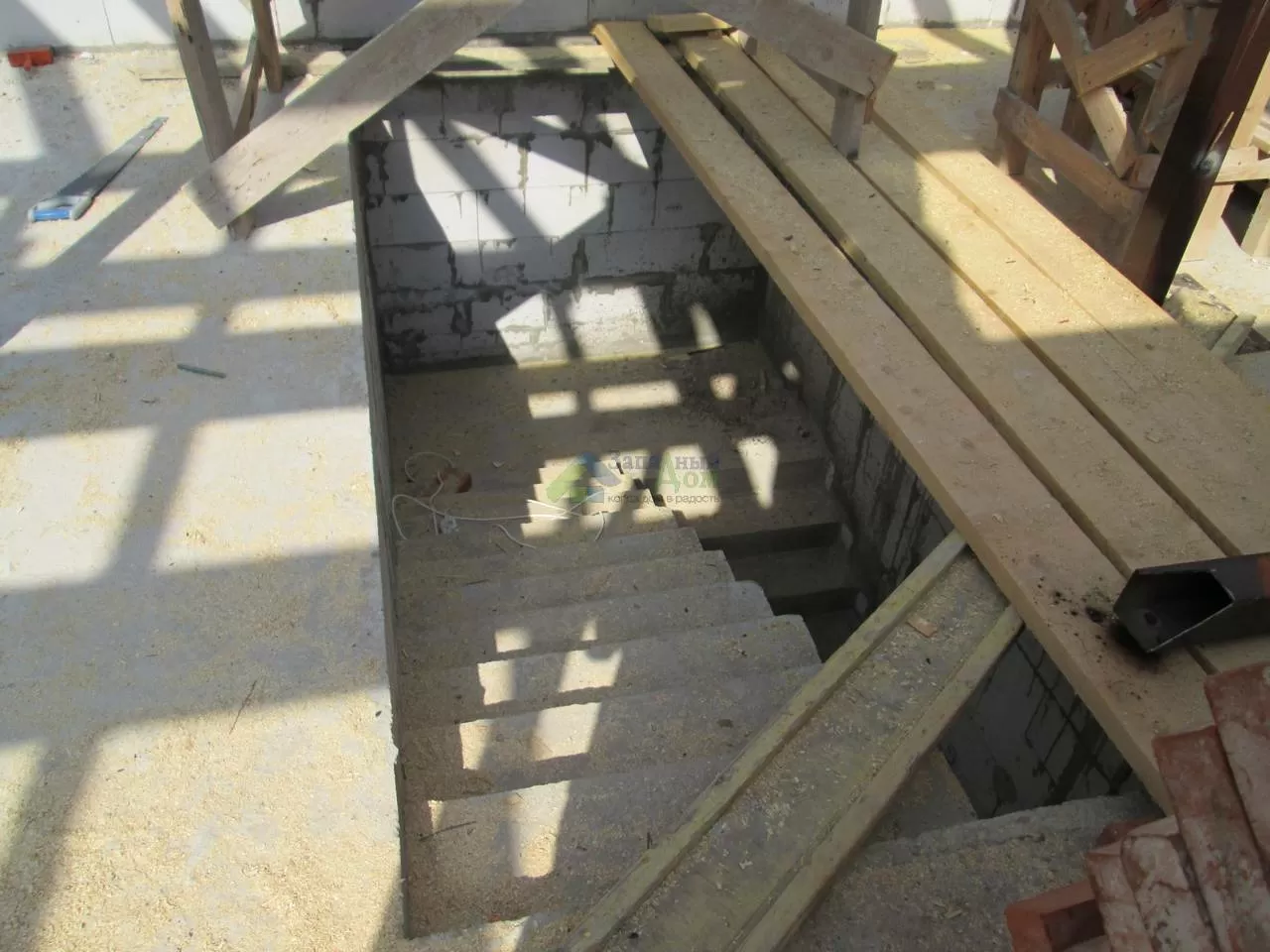 строительство монолитного перекрытия и лестницы