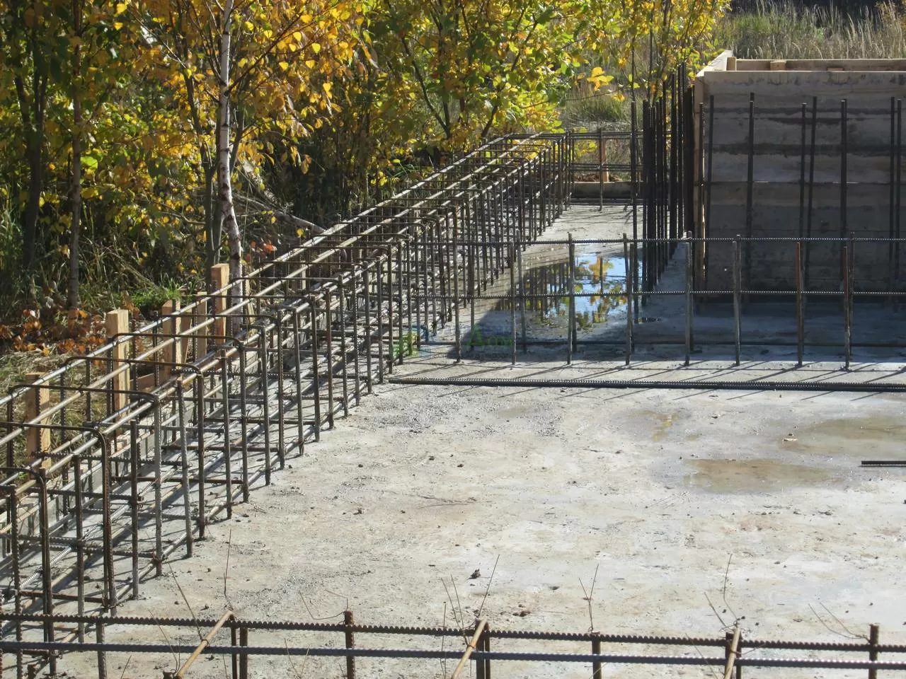 строительство бетонного ростверка бани