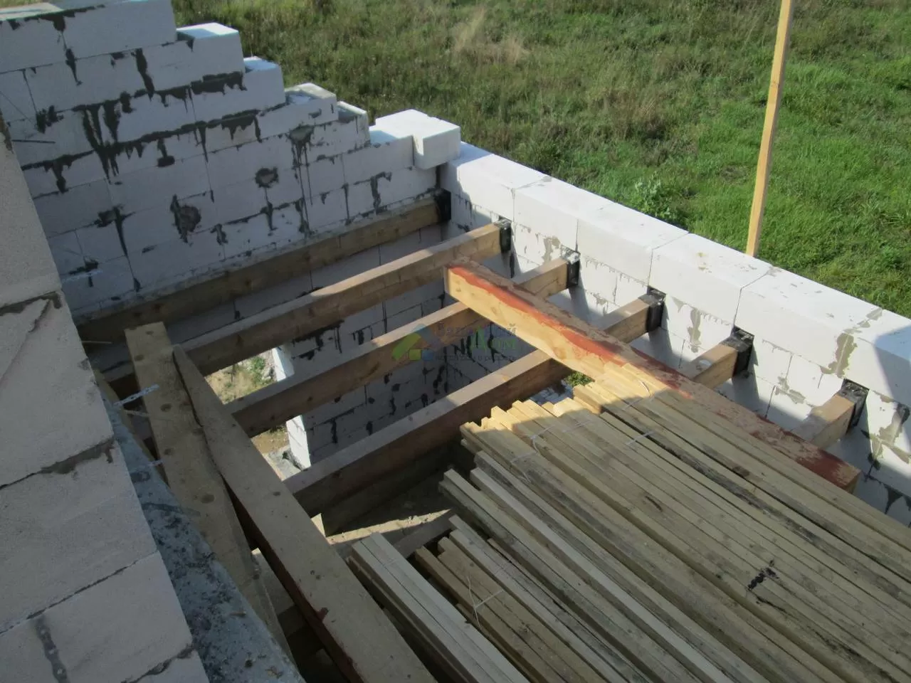 строительство деревянного перекрытия над гаражом